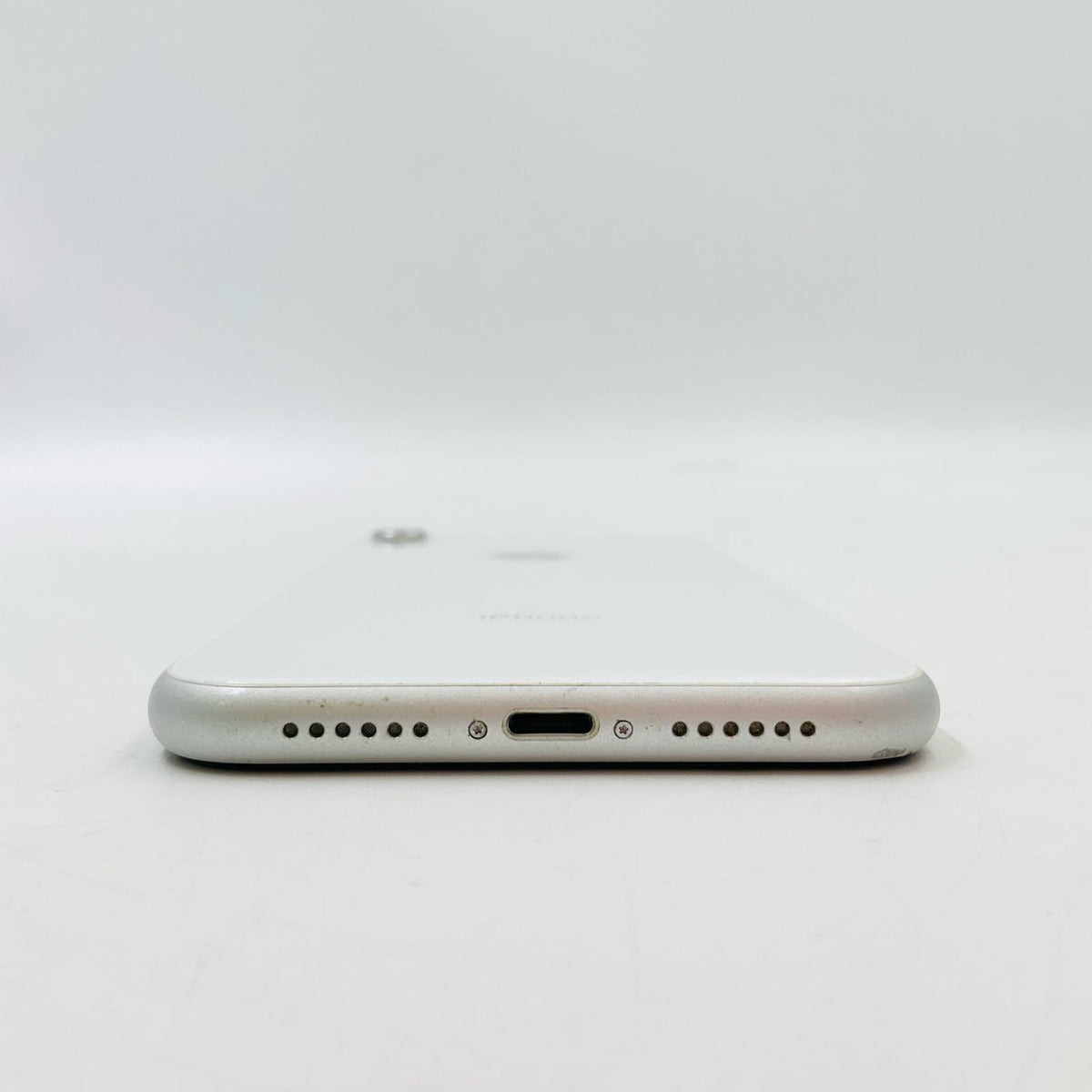 【全額返金保証】【最速発送】Apple iPhone iPhone XR 64GB ホワイト docomo SIMフリー 白ロム 動作確認済 76%