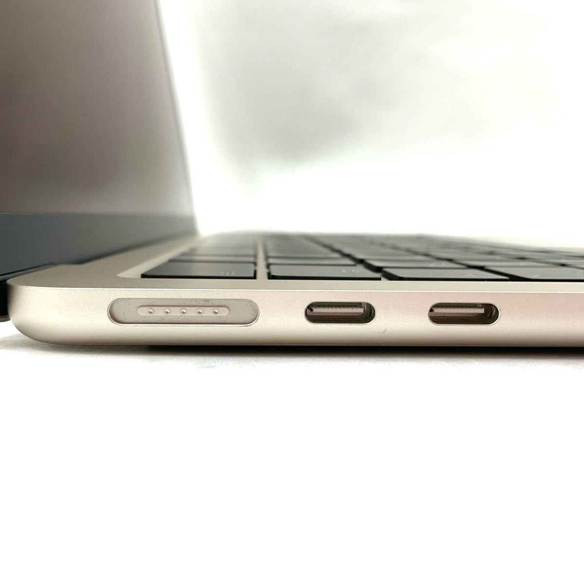 【全額返金保証】【最速発送】Apple MacBook Air 13インチ 2024 Apple M3 16GB SSD 512GB スターライト 95% 超美品 動作確認済