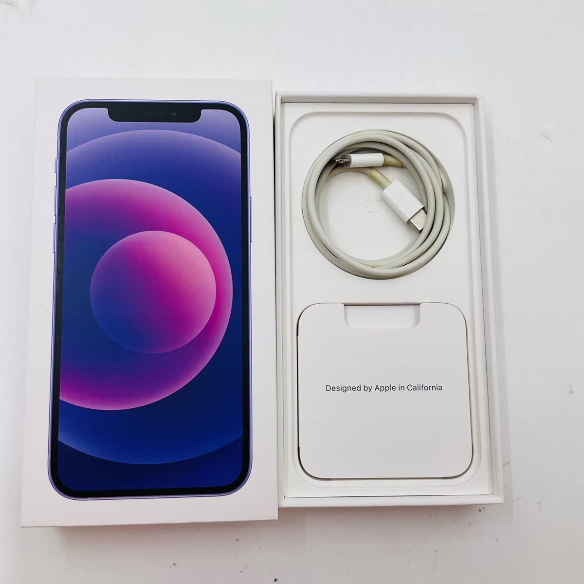 【全額返金保証】【最速発送】Apple iPhone iPhone 12 64GB パープル au 白ロム 美品 動作確認済 84%