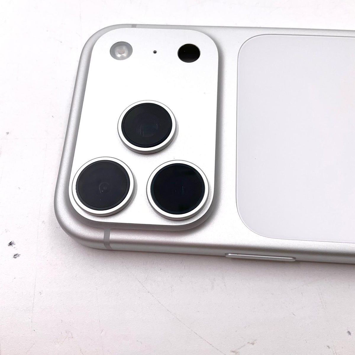 【全額返金保証】【最速発送】Apple iPhone iPhone 17 Pro 512GB シルバー SIMフリー 白ロム 超美品 動作確認済 100%