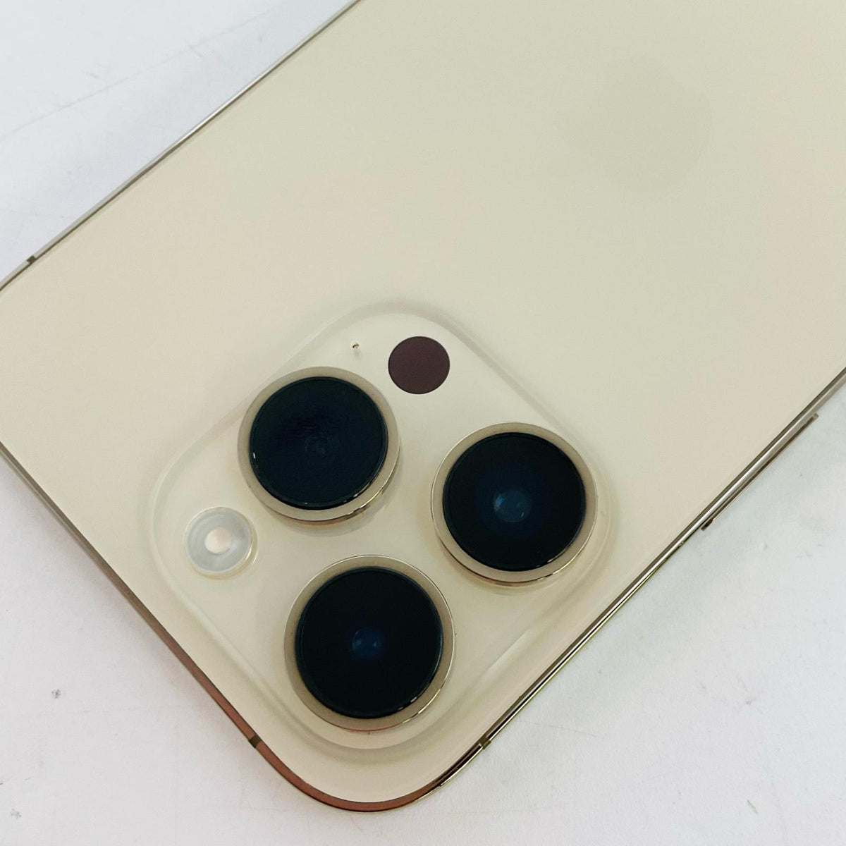 【最速発送】Apple iPhone iPhone 14 Pro 256GB ゴールド au 白ロム【難有】 77%