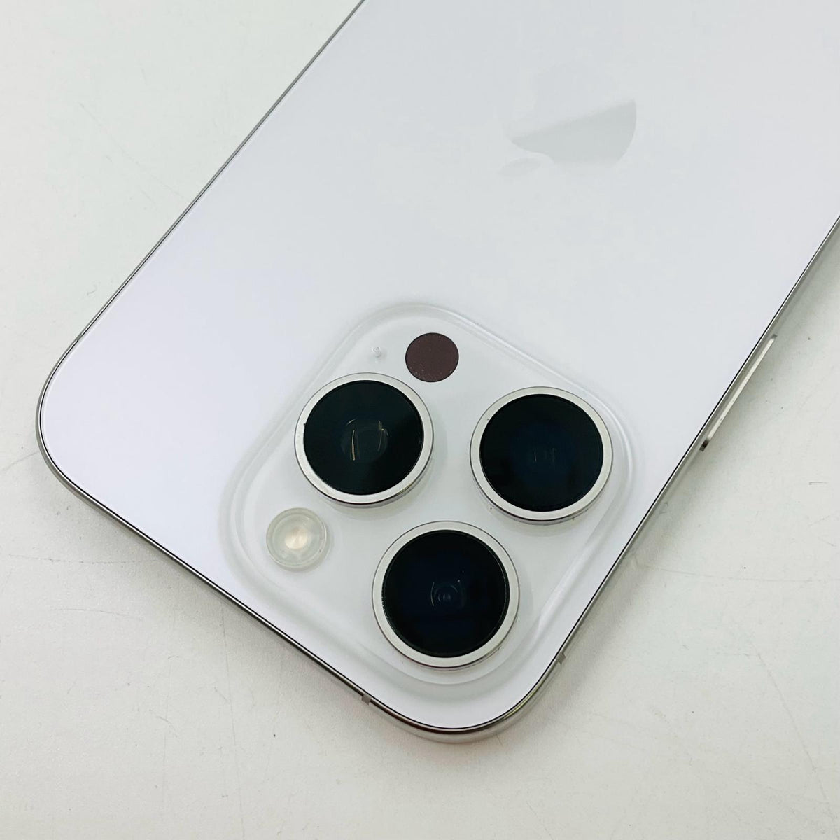 【全額返金保証】【最速発送】Apple iPhone iPhone 16 Pro 256GB ホワイトチタニウム SIMフリー 白ロム 美品 動作確認済 89%