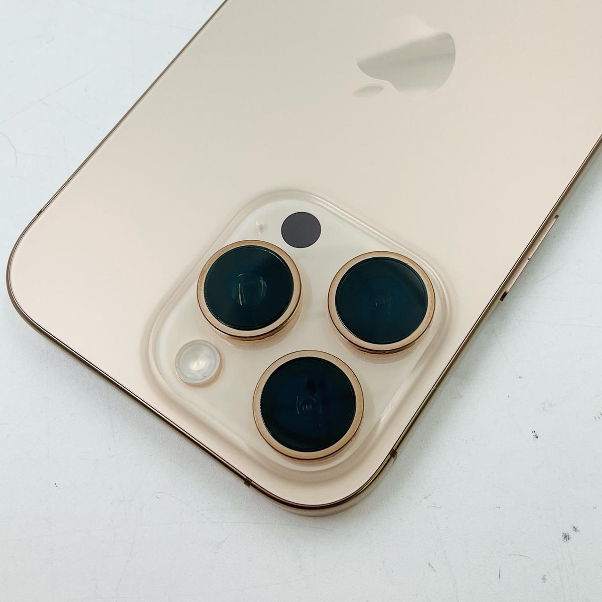【全額返金保証】【最速発送】Apple iPhone iPhone 16 Pro 128GB デザートチタニウム SIMフリー 白ロム 美品 動作確認済 91%