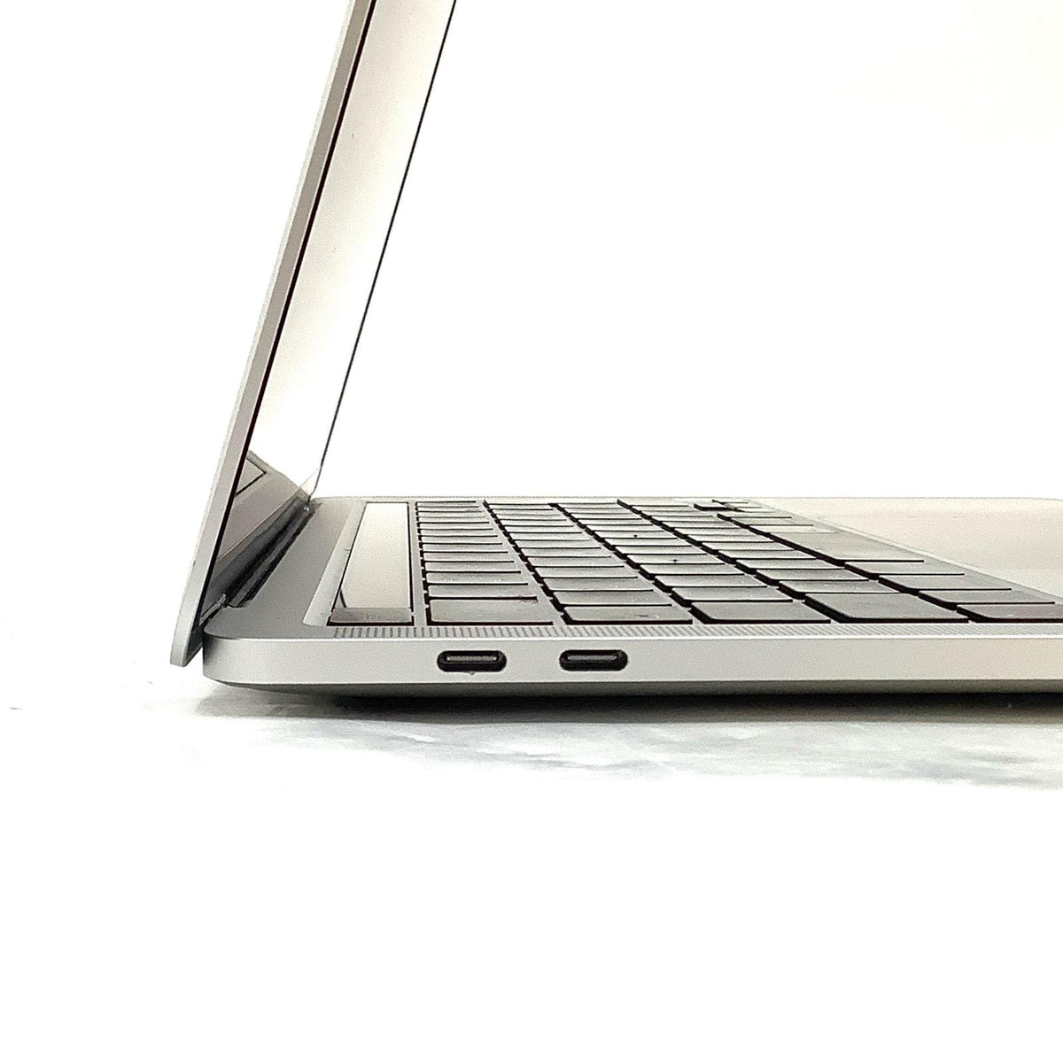 【全額返金保証】【最速発送】Apple MacBook Pro 2020 13.3インチ 2020 Apple M1 8GB SSD 256GB シルバー 85% 美品 動作確認済