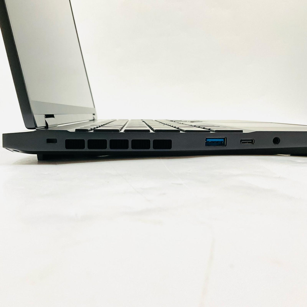 【全額返金保証】【最速発送】MouseComputer G-Tune E5 E5I7G50BKBBC 13th Gen Intel(R) Core(TM) i7-13620H 16GB SSD(NVMe) 500GB NVIDIA GeForce RTX 4050 Laptop GPU / Intel(R) UHD Graphics 100% 美品 動作確認済