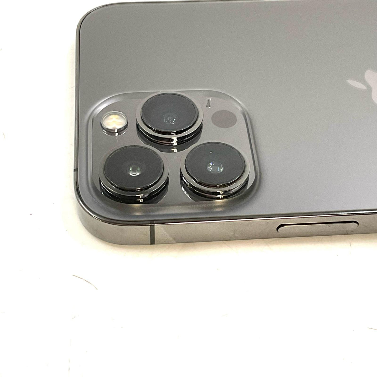 【最速発送】Apple iPhone iPhone 13 Pro Max 256GB グラファイト docomo SIMフリー 白ロム【難有】 84%