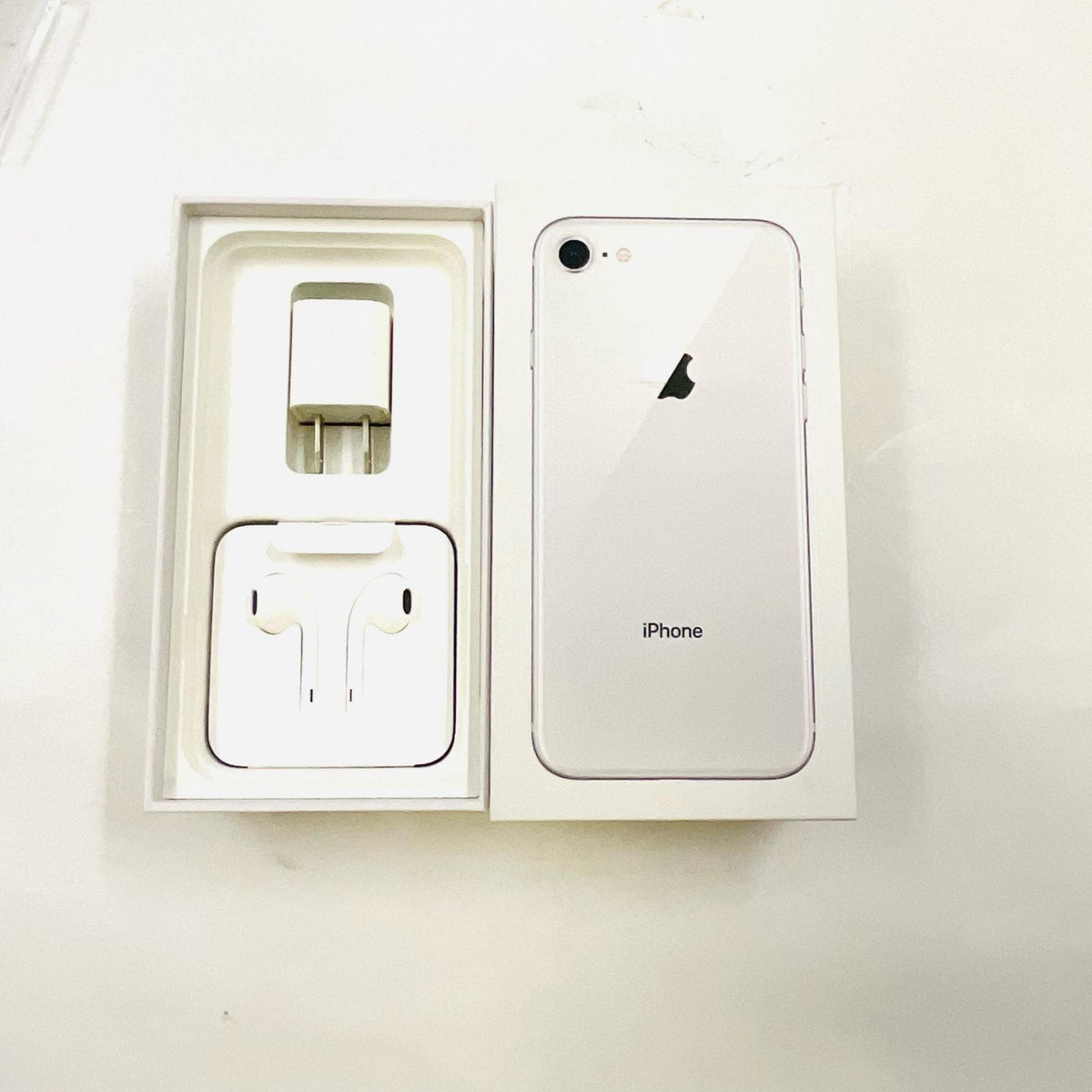 【全額返金保証】【最速発送】Apple iPhone iPhone 8 64GB シルバー SIMフリー 動作確認済 81%