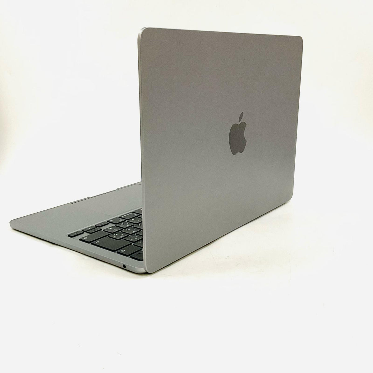 【全額返金保証】【最速発送】Apple MacBook Air 13インチ 2022 Apple M2 8GB SSD 256GB スペースグレイ 95% 超美品 動作確認済
