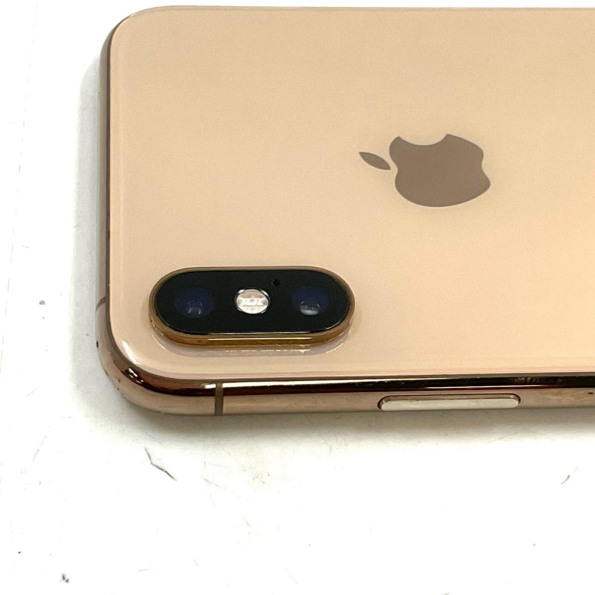 【全額返金保証】【最速発送】Apple iPhone iPhone XS 64GB ゴールド docomo 白ロム 動作確認済 68%