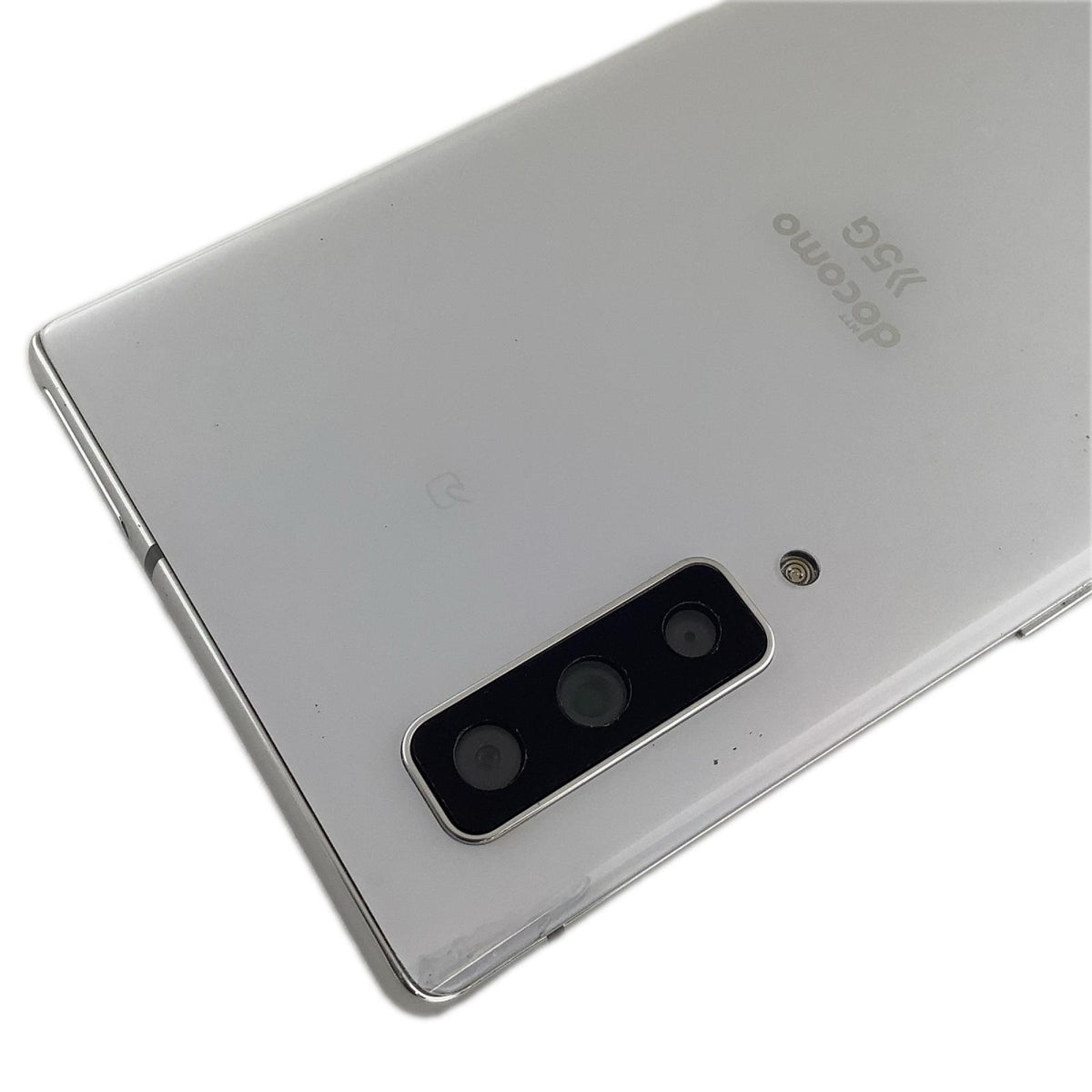 【最速発送】 arrows NX9 128GB ホワイト docomo F-52A 白ロム【難有】