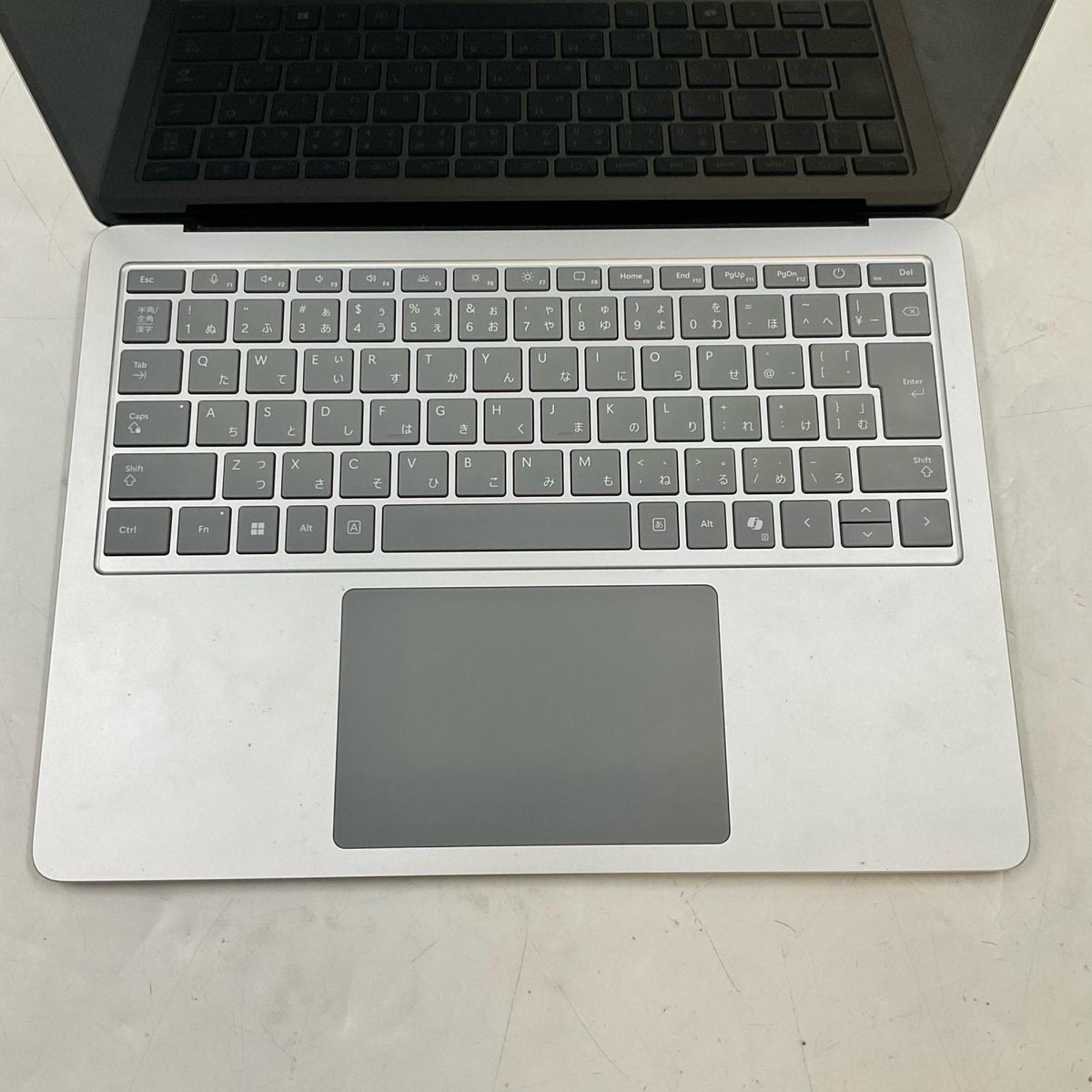 【最速発送】Microsoft Corporation Surface Microsoft Surface Laptop, 7th Edition Snapdragon(R) X 12-core X1E80100 @ 3.40 GHz 16GB SSD(NVMe) 1TB Qualcomm(R) Adreno(TM) X1-85 GPU 98%【難有】