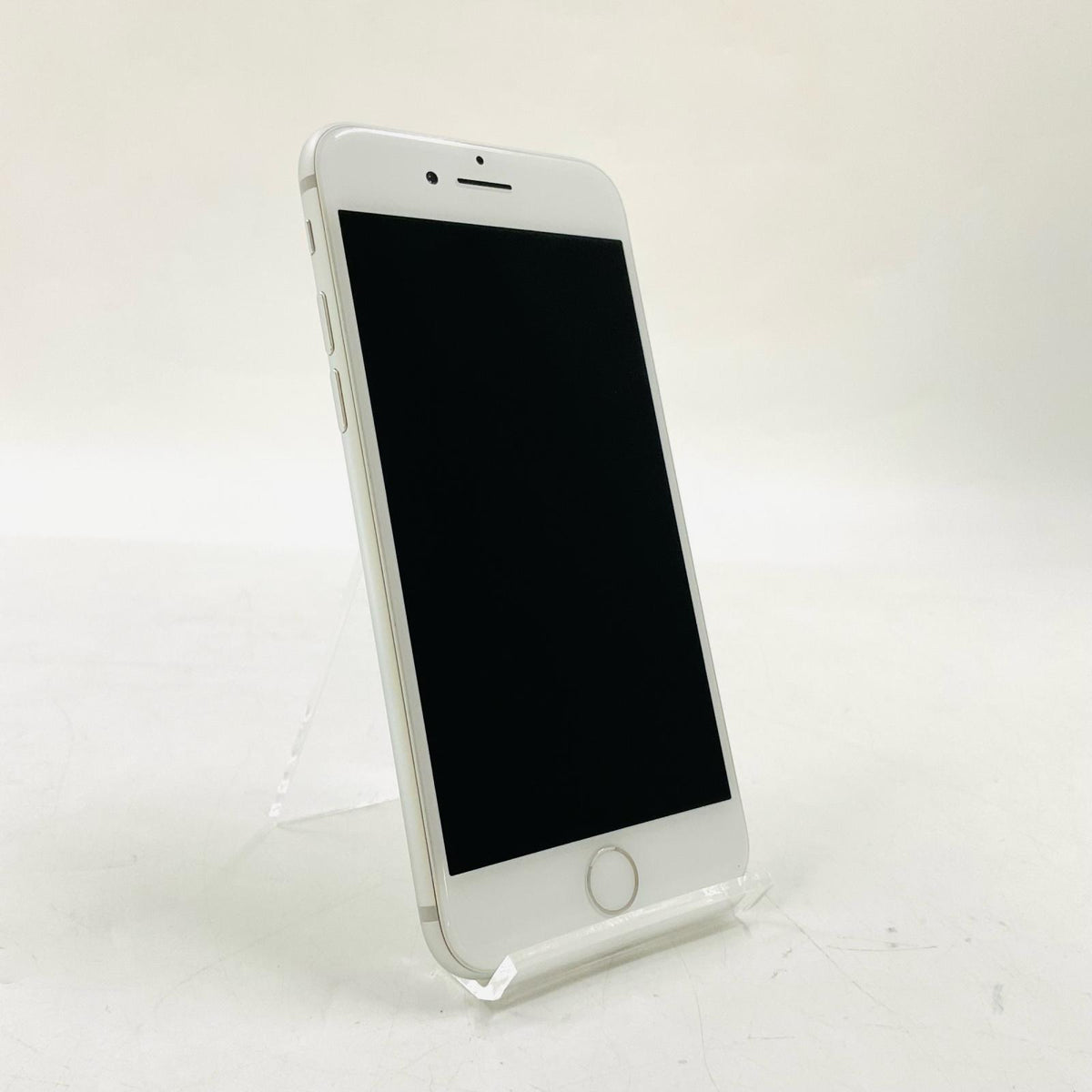 【全額返金保証】【最速発送】Apple iPhone iPhone 7 32GB シルバー au 白ロム 動作確認済 84%