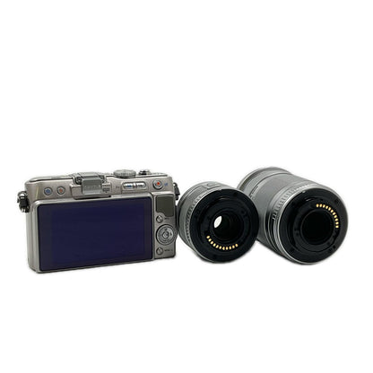 【全額返金保証】【最速発送】OLYMPUS デジタル一眼 PEN Lite E-PL3 ダブルズームキット シルバー 美品 動作確認済