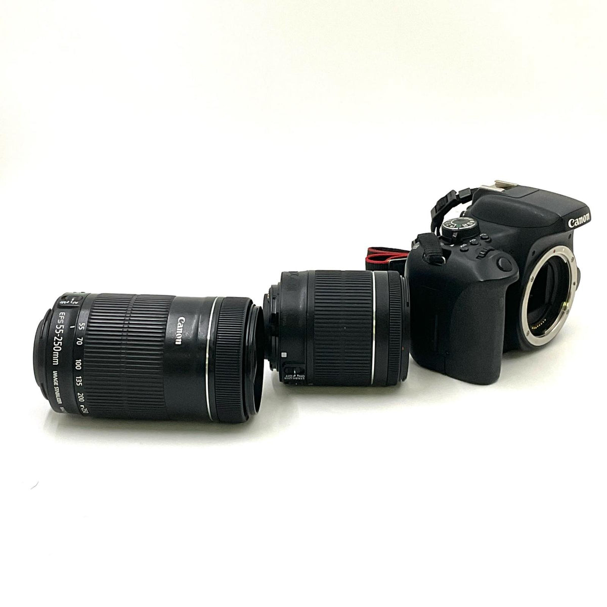 【最速発送】Canon デジタル一眼 EOS Kiss X8i ダブルズームキット ブラック【難有】