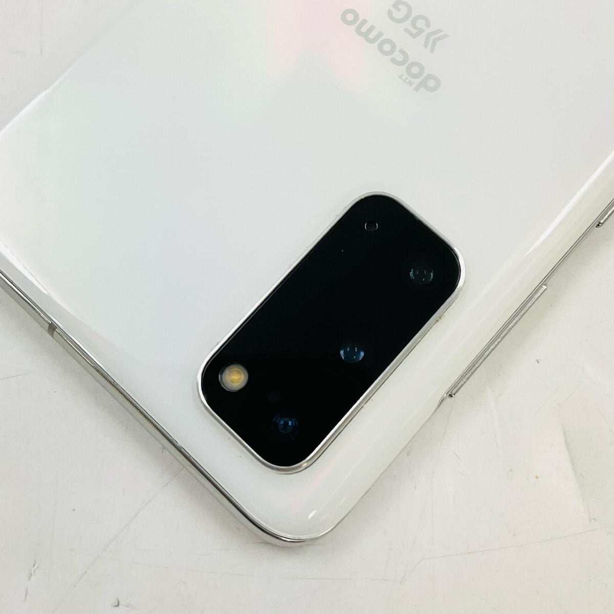 【最速発送】SAMSUNG Galaxy S20 5G 128GB クラウドホワイト docomo SC-51A 白ロム【難有】