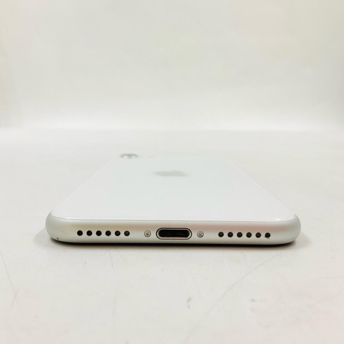 【全額返金保証】【最速発送】Apple iPhone iPhone SE（第2世代） 64GB ホワイト Softbank SIMフリー 白ロム 動作確認済 76%