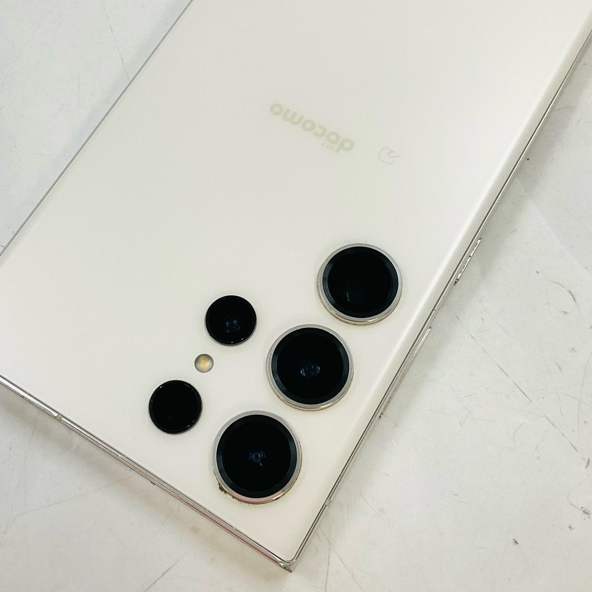 【全額返金保証】【最速発送】SAMSUNG Galaxy S23 Ultra 256GB シルバー docomo SC-52D 白ロム 動作確認済