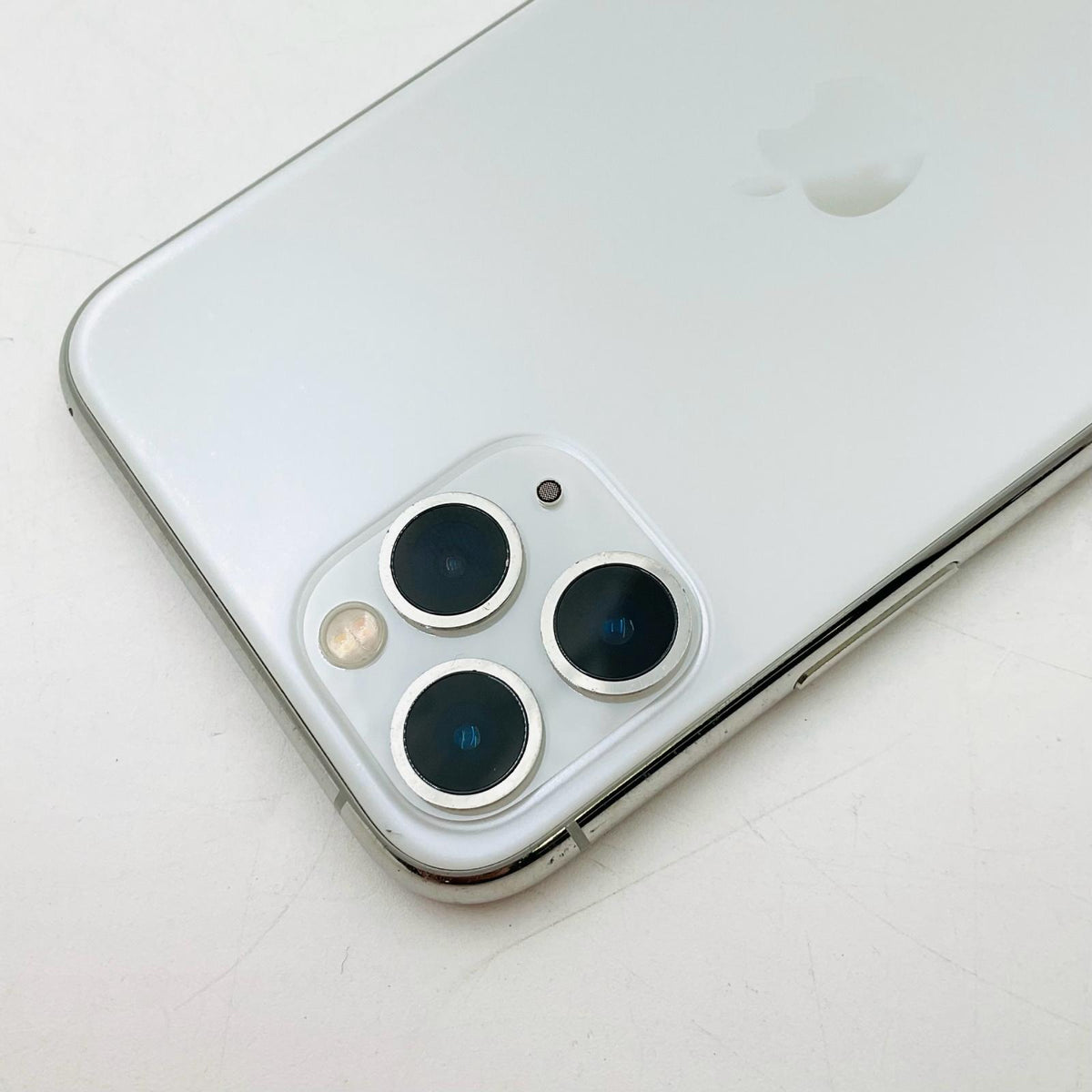 【全額返金保証】【最速発送】Apple iPhone iPhone Pro 11 Pro 64GB シルバー Softbank 白ロム 動作確認済 75%