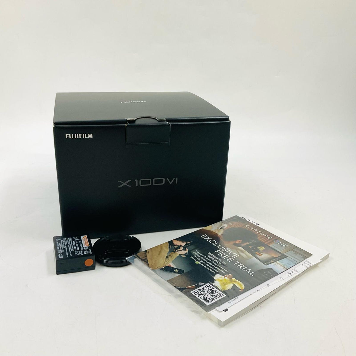 【全額返金保証】【最速発送】FUJIFILM コンパクトデジタルカメラ X100VI [ブラック] 美品 動作確認済