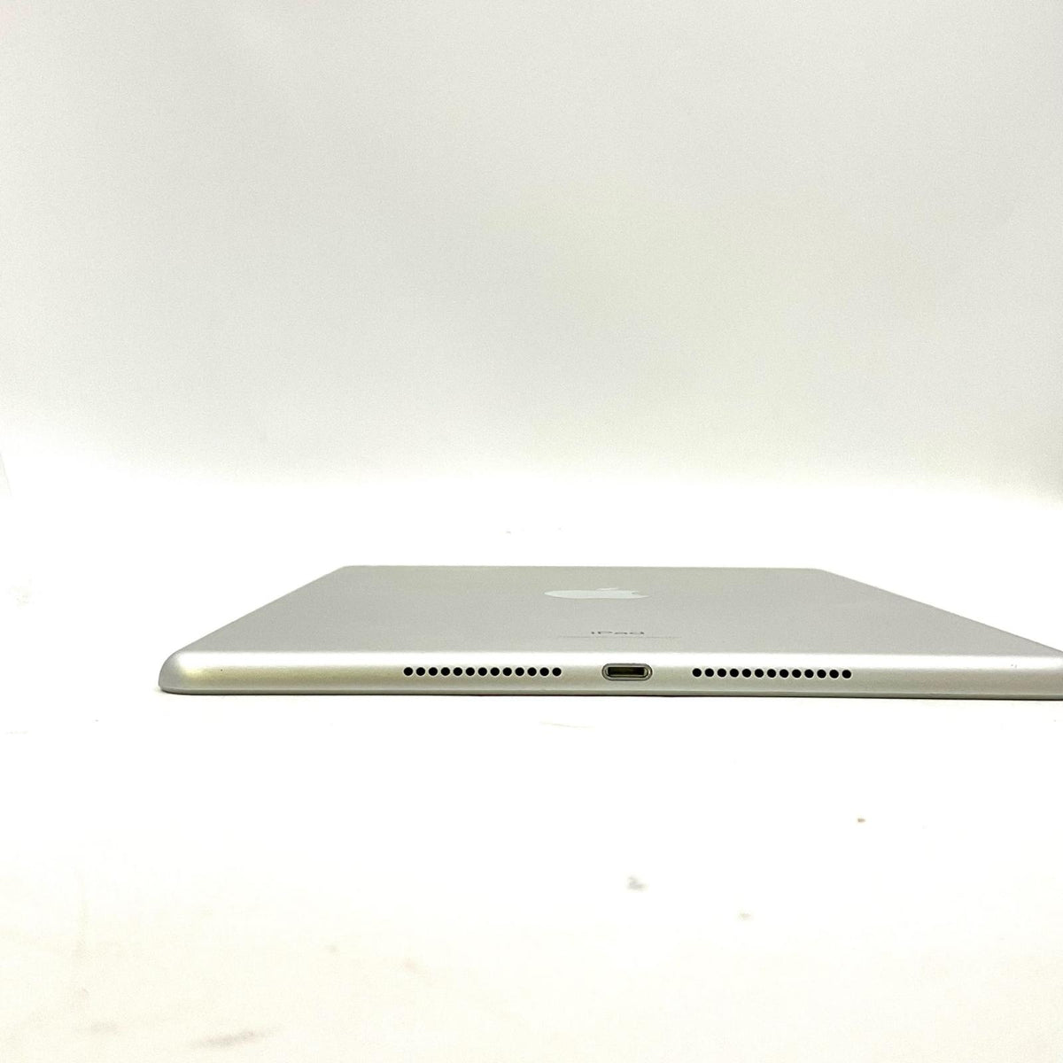 【最速発送】Apple iPad iPad 10.2インチ 第9世代 64GB シルバー Wi-Fi【難有】