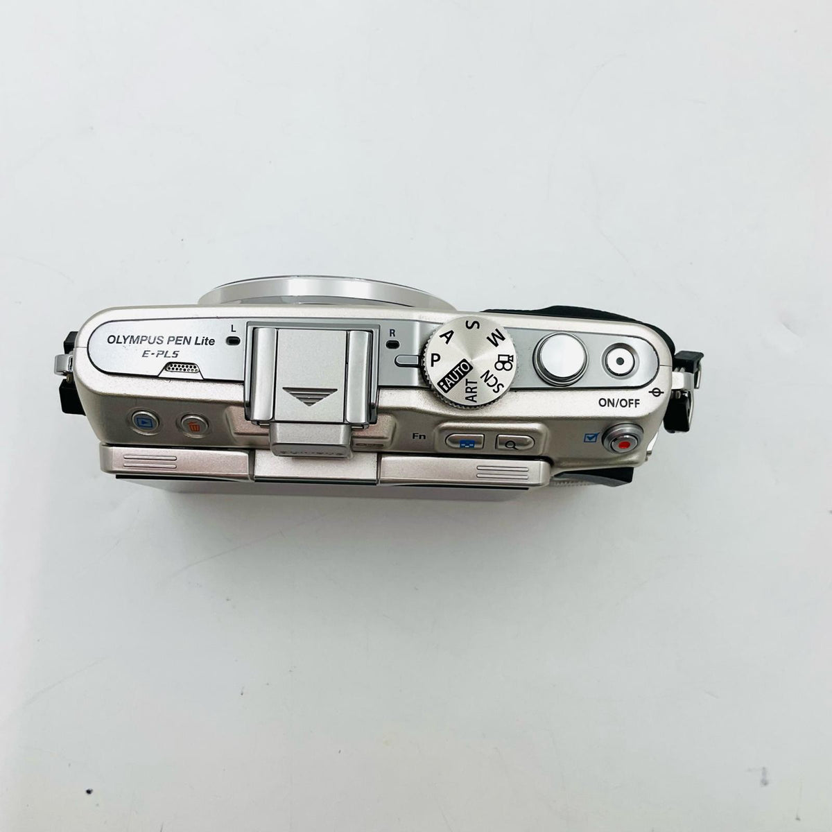【最速発送】OLYMPUS デジタル一眼 OLYMPUS PEN Lite E-PL5 ボディ [シルバー]【難有】
