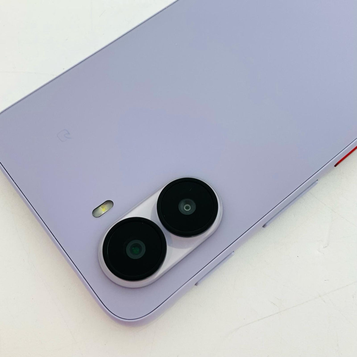 【全額返金保証】【最速発送】ZTE nubia　電源オンオフのみ S2 ラベンダー A504ZT 超美品 動作確認済