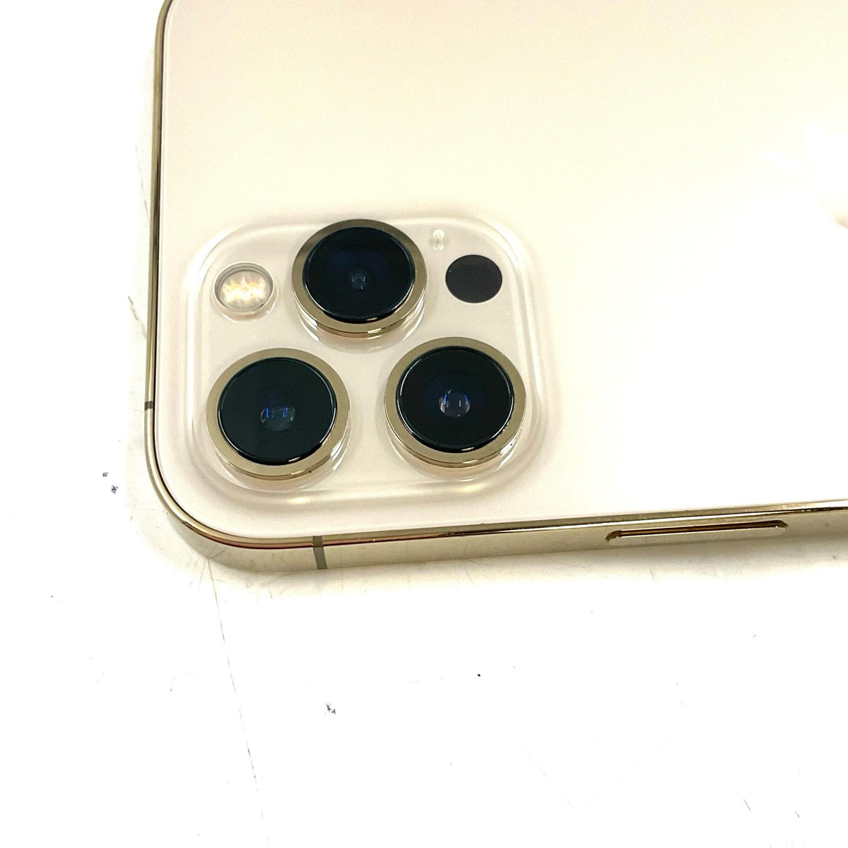 【全額返金保証】【最速発送】Apple iPhone iPhone 12 Pro Max 256GB ゴールド au 白ロム 動作確認済 76%