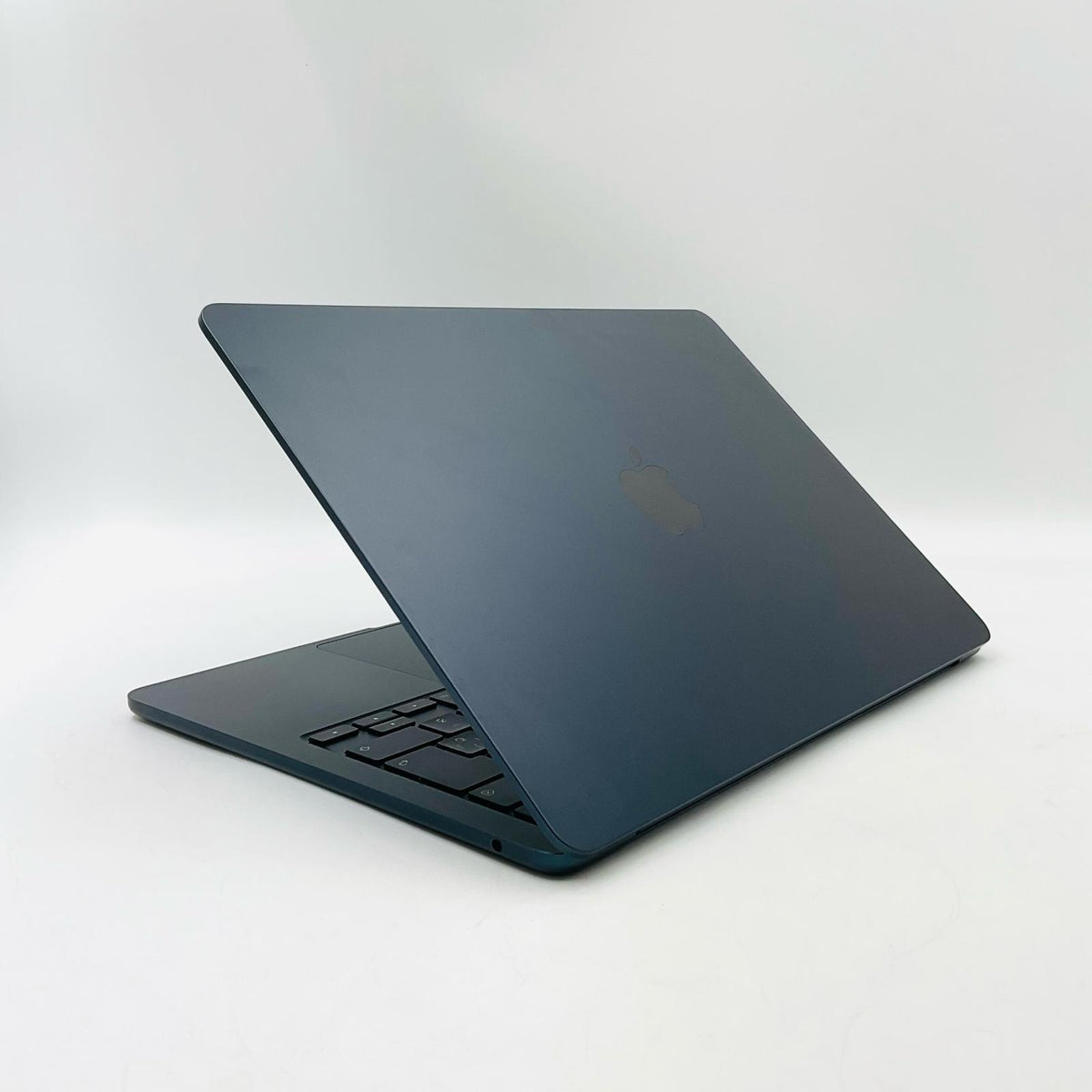 【最速発送】Apple MacBook Air 13インチ 2022 M2 8コア 16GB 512GB ミッドナイト 91%【難有】