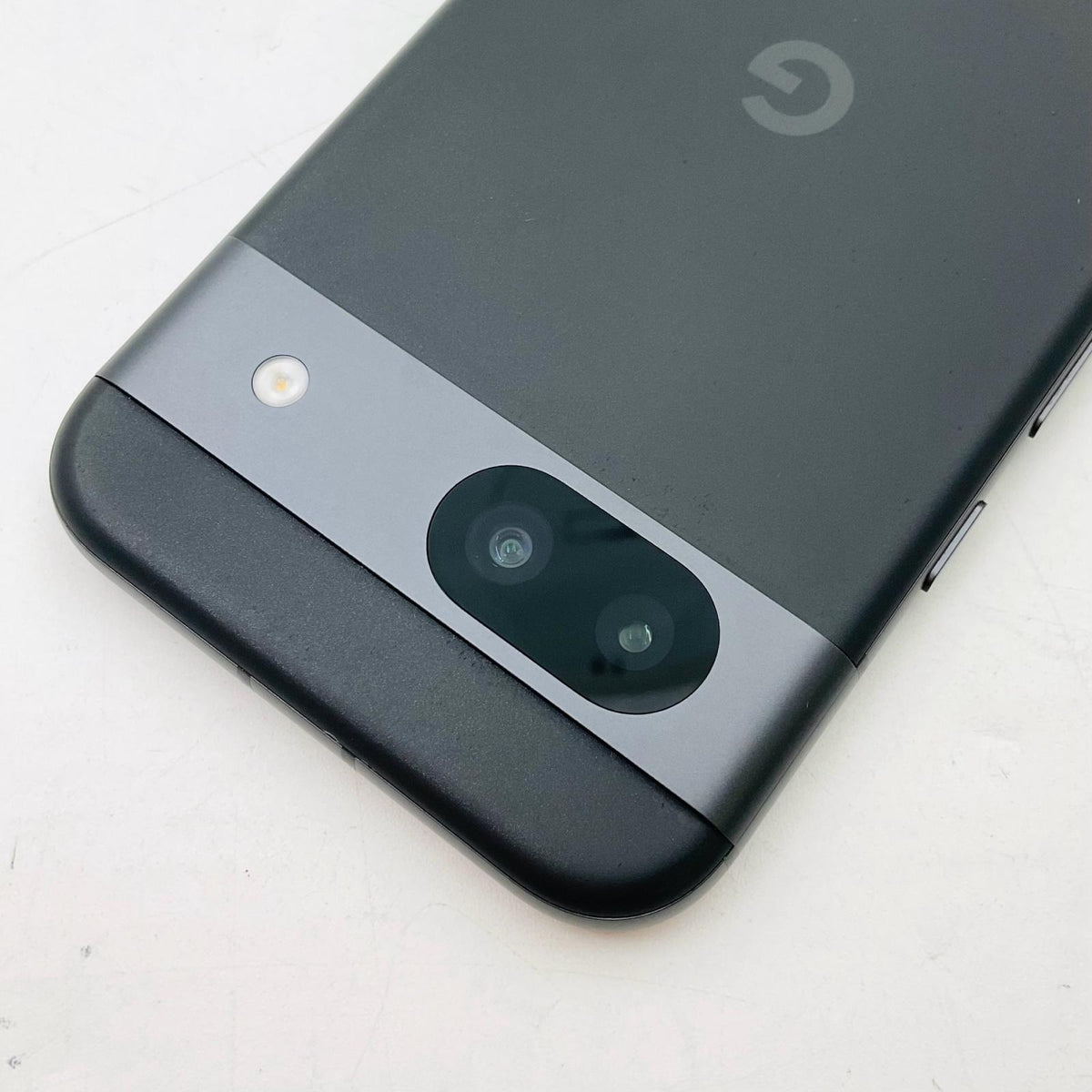 【最速発送】 Google Pixel 8a 128GB ブラック系 au Pixel 8a 白ロム【難有】