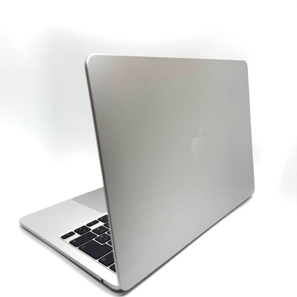 【全額返金保証】【最速発送】Apple MacBook Air 13.6インチ 2022 Apple M2 8GB 256GB シルバー 90% 美品 動作確認済