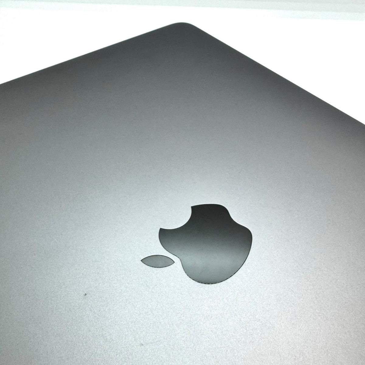 【全額返金保証】【最速発送】Apple MacBook Pro 13.3インチ 2020 Apple M1 16GB 256GB スペースグレイ 85% 美品 動作確認済