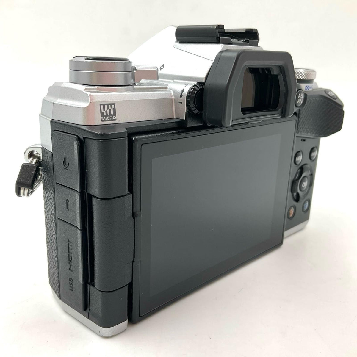 【全額返金保証】【最速発送】OLYMPUS デジタル一眼 OM-D E-M5 Mark III ボディ シルバー 美品 動作確認済