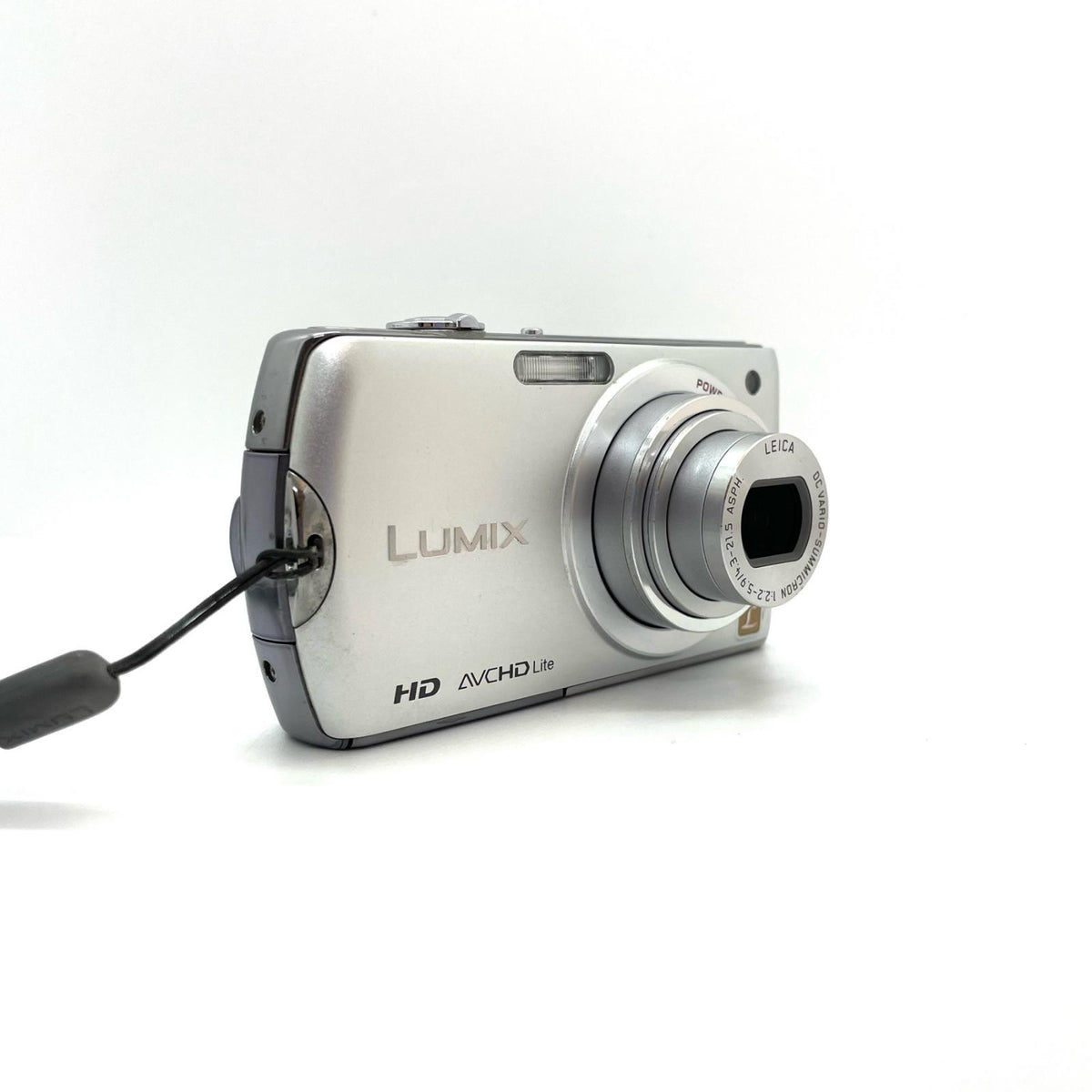 【全額返金保証】【最速発送】Panasonic コンパクトデジタルカメラ LUMIX DMC-FX70 プレシャスシルバー 動作確認済