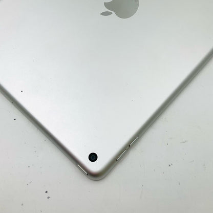 【全額返金保証】【最速発送】Apple iPad iPad 10.2インチ 第7世代 32GB シルバー Wi-Fi 動作確認済