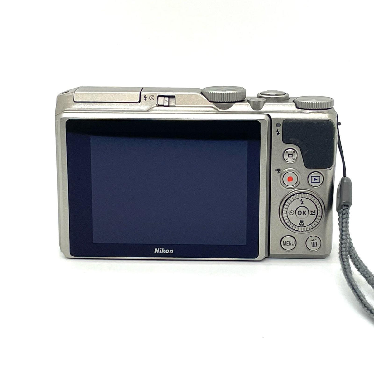 【全額返金保証】【最速発送】Nikon コンパクトデジタルカメラ COOLPIX A900 [シルバー] 美品 動作確認済