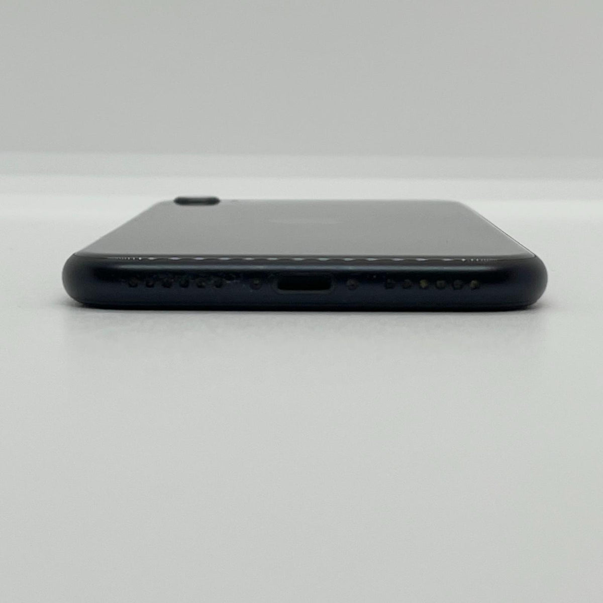 【全額返金保証】【最速発送】Apple iPhone iPhone SE（第2世代） 64GB ブラック docomo 白ロム 美品 動作確認済 91%